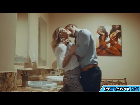 ❤️ Döşlü sarışın sizi ictimai tualetdə aldatdıqda ️ Porno fb bizdə ️❤